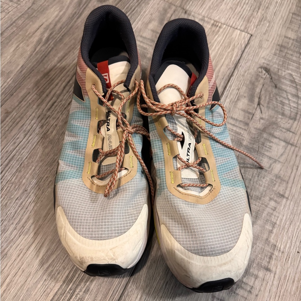 Salomon Men's Cream and Black Athletic Shoes